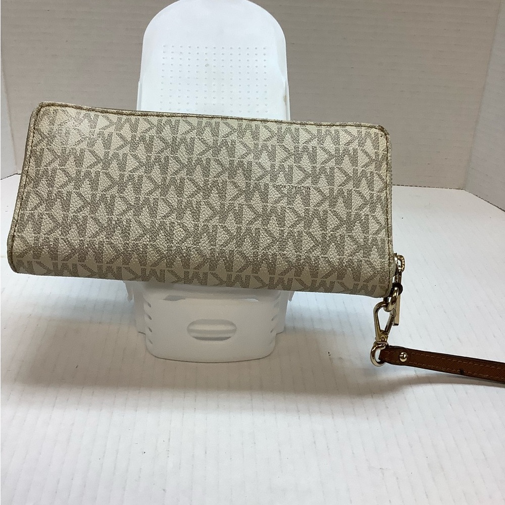 Michael Kors Large Logo Continental Wallet with Wristlet Band FS1 - Picture 2 of 5